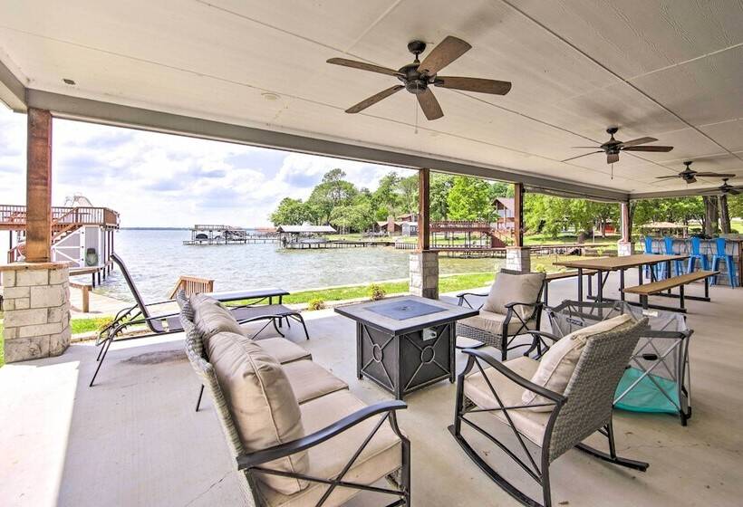Private Dock & Boat House: Lakefront Mabank Home