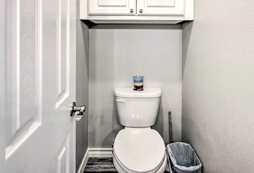 Private Dock & Boat House: Lakefront Mabank Home