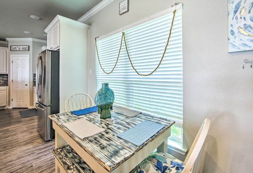 Private Dock & Boat House: Lakefront Mabank Home