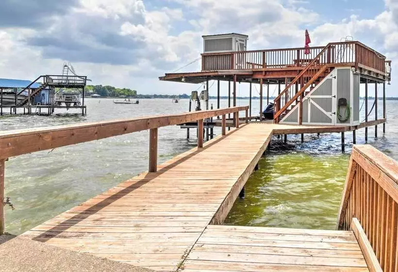 Private Dock & Boat House: Lakefront Mabank Home