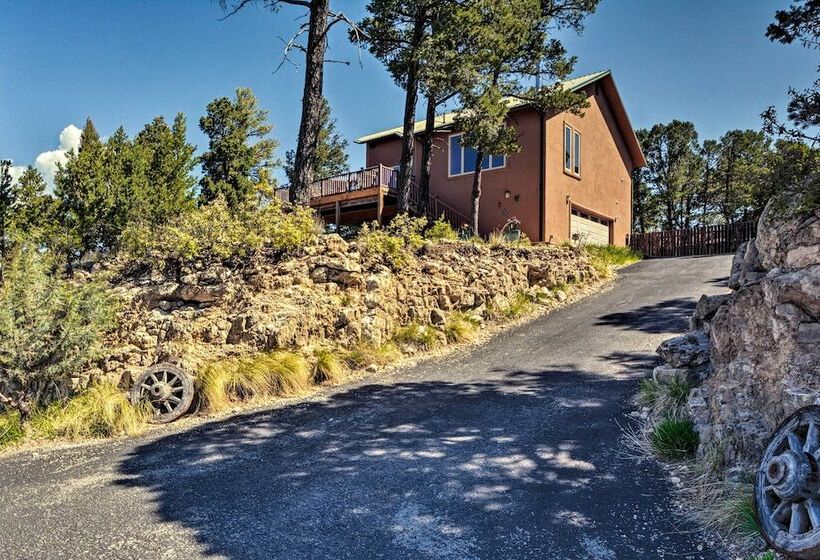 Large Ruidoso Home W/ Stunning Views & Hot Tub!
