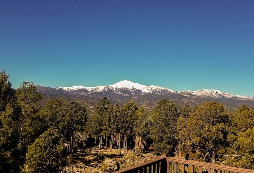 Large Ruidoso Home W/ Stunning Views & Hot Tub!
