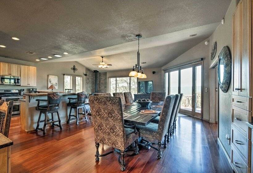 Large Ruidoso Home W/ Stunning Views & Hot Tub!