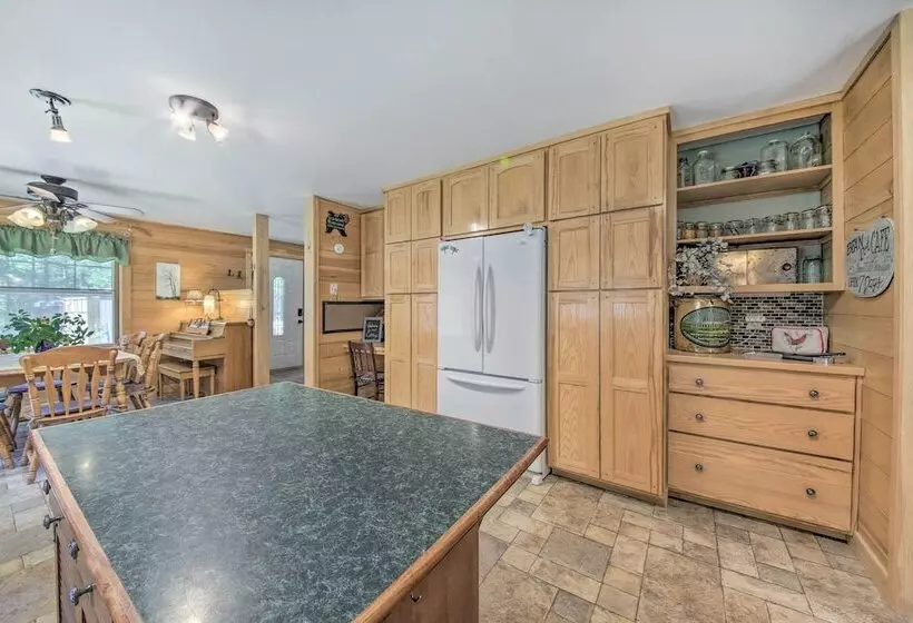 Lovely Waldo Cottage Escape   Pet Friendly!