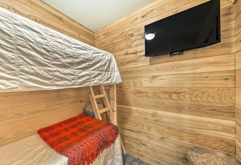 Lovely Waldo Cottage Escape   Pet Friendly!