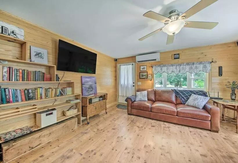 Lovely Waldo Cottage Escape   Pet Friendly!