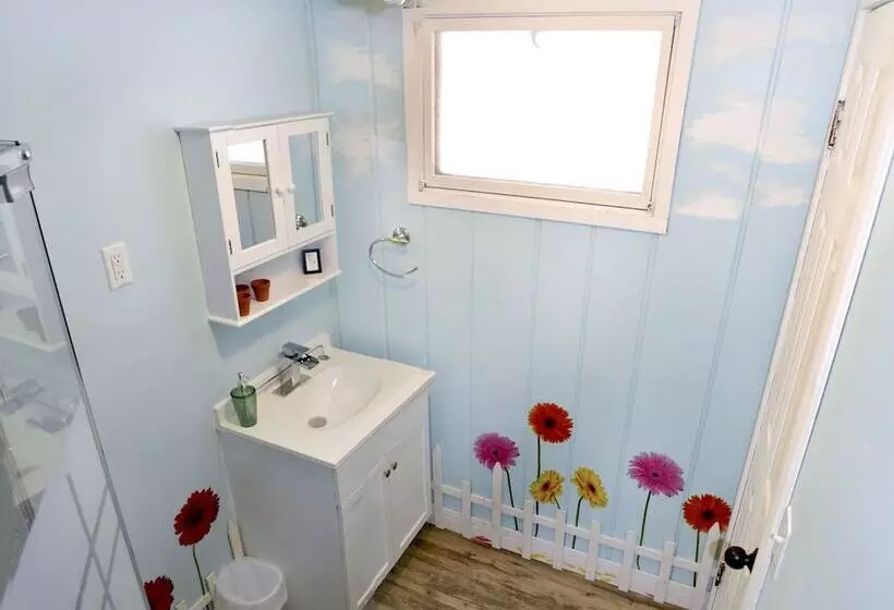 Motelli Whitehall Cottages