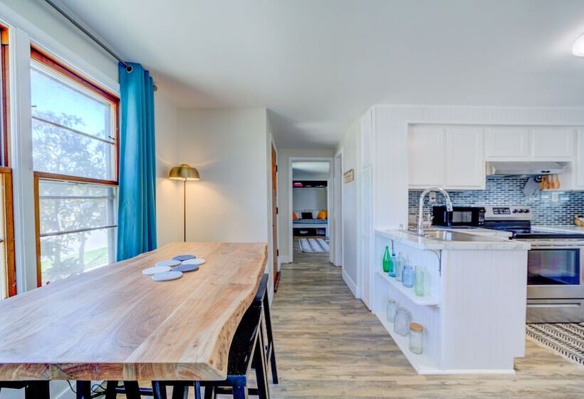 Мотель Whitehall Cottages