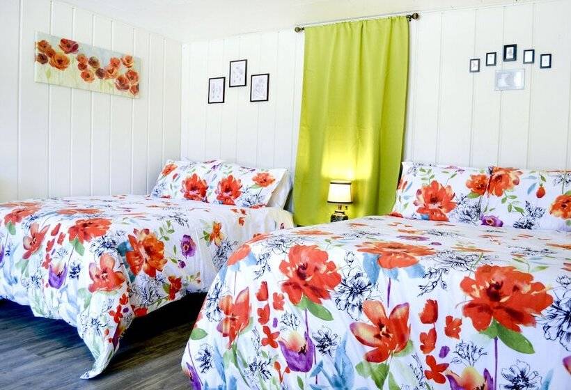 Мотель Whitehall Cottages