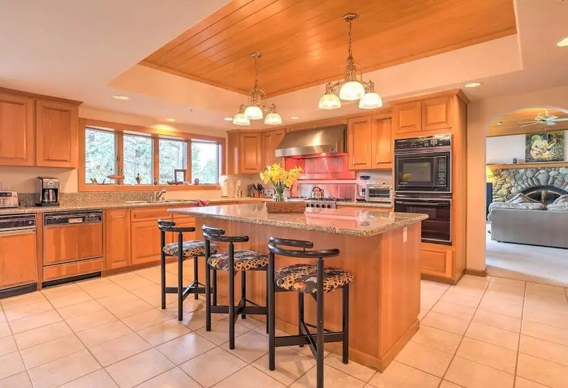 Mountain Chalet   1 Mi To Skiing & Incline Village