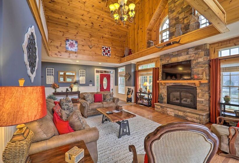 A Mountain Dream  In Vilas: Hike, Ski & Explore!