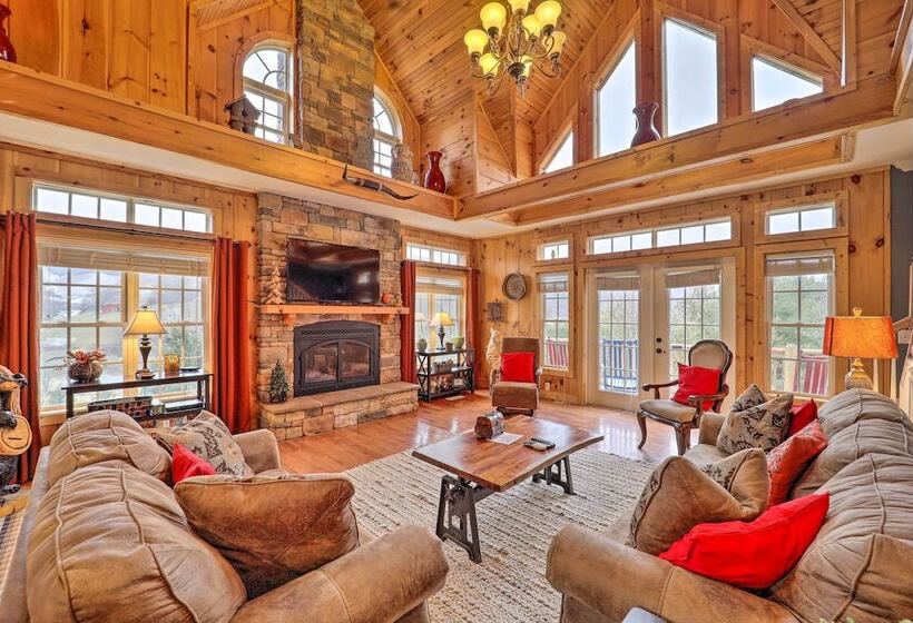 A Mountain Dream  In Vilas: Hike, Ski & Explore!