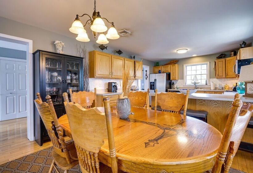 New Jersey Home Deck, Grill & Walkable To Beach!