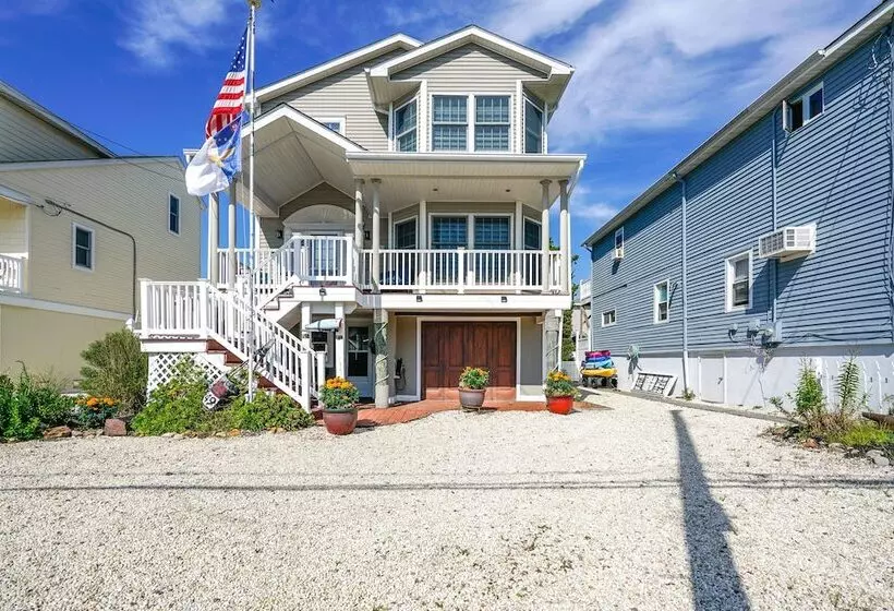 New Jersey Home   Deck, Grill & Walkable To Beach!