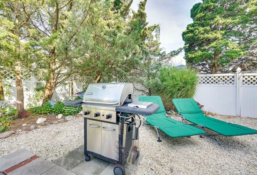 New Jersey Home Deck, Grill & Walkable To Beach!