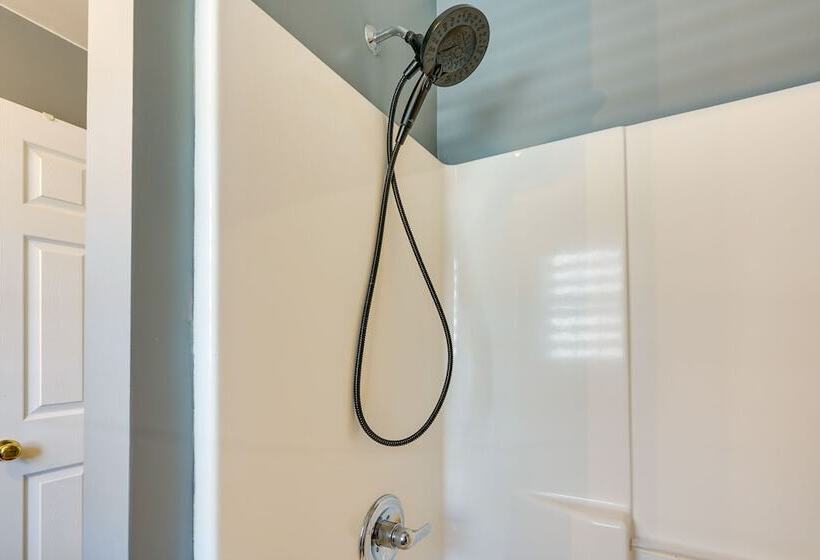 New Jersey Home Deck, Grill & Walkable To Beach!