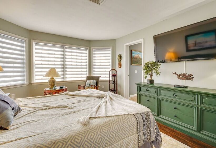 New Jersey Home Deck, Grill & Walkable To Beach!