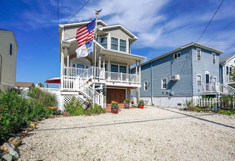 New Jersey Home Deck, Grill & Walkable To Beach!