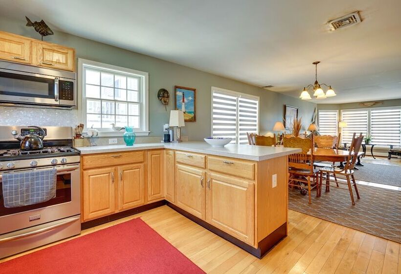 New Jersey Home Deck, Grill & Walkable To Beach!