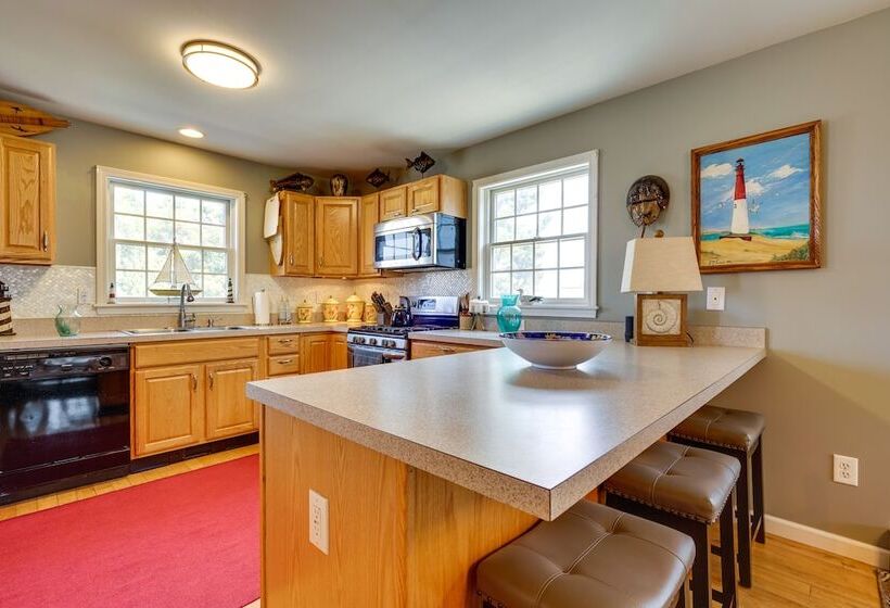 New Jersey Home Deck, Grill & Walkable To Beach!