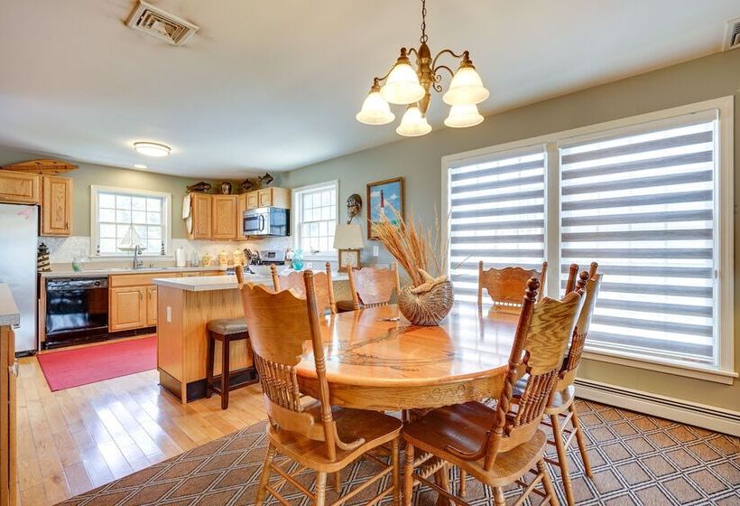 New Jersey Home Deck, Grill & Walkable To Beach!