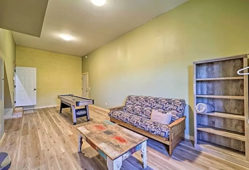 Near Ski Areas: Mtn View Banner Elk Cabin