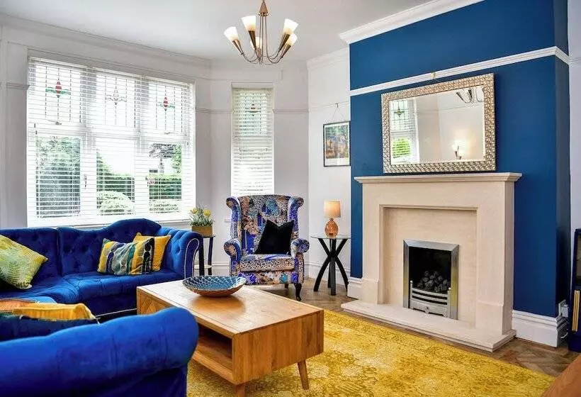 Majatalo Just Stay Wales   Highmead House