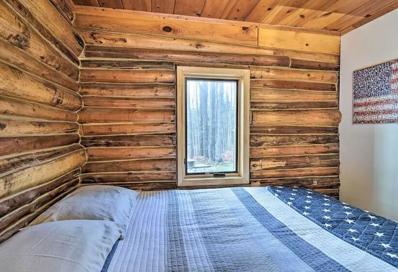 Pickerel Lake Retreat W/ Grill, 15 Mi To Ski!