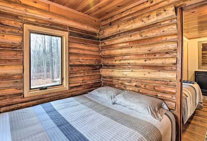 Pickerel Lake Retreat W/ Grill, 15 Mi To Ski!