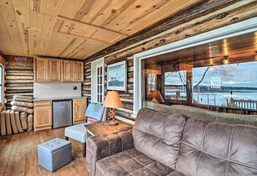 Pickerel Lake Retreat W/ Grill, 15 Mi To Ski!