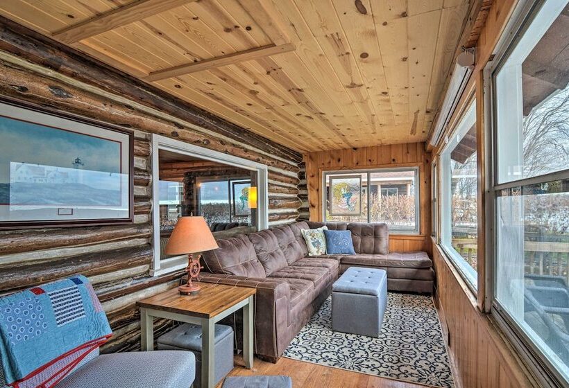 Pickerel Lake Retreat W/ Grill, 15 Mi To Ski!