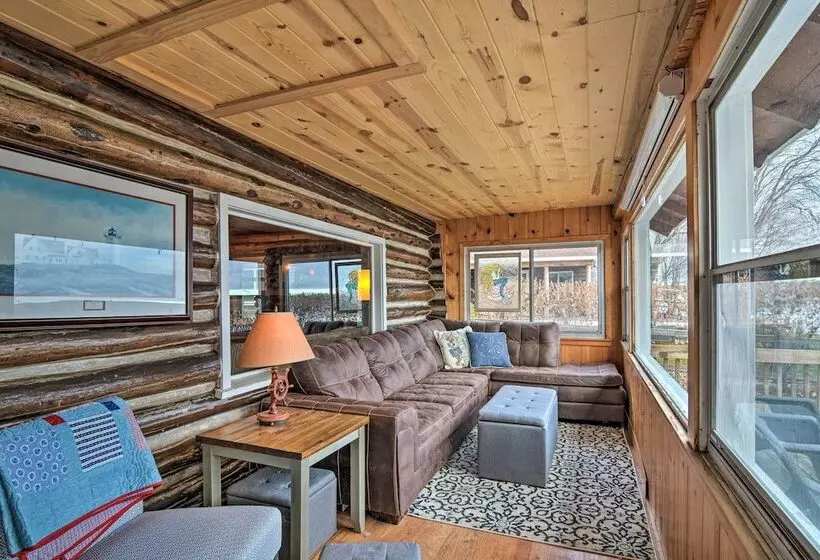 Pickerel Lake Retreat W/ Grill, 15 Mi To Ski!