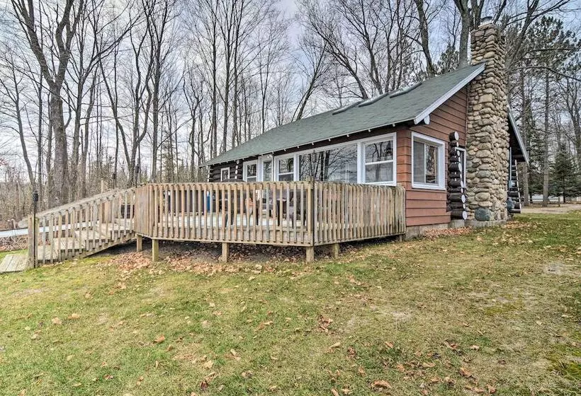 Pickerel Lake Retreat W/ Grill, 15 Mi To Ski!