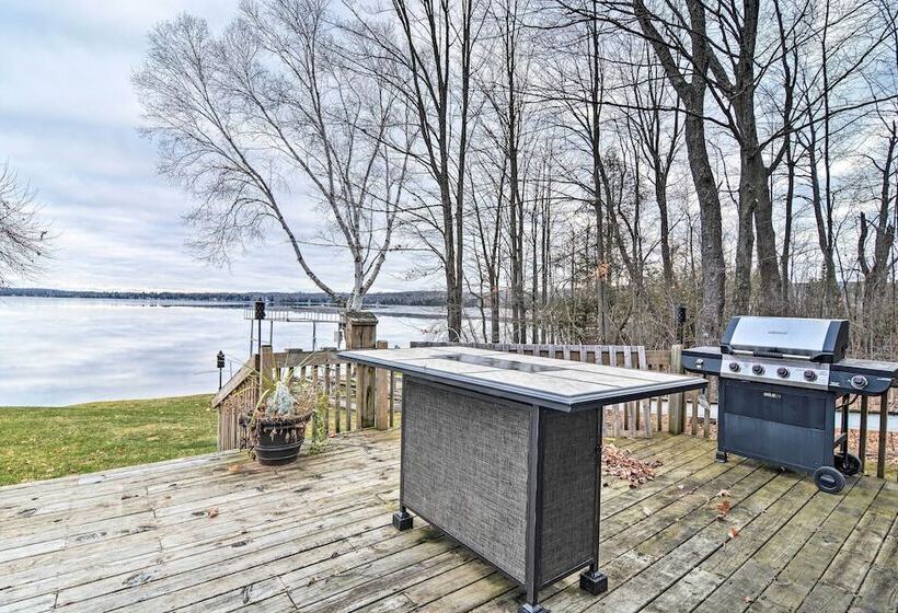 Pickerel Lake Retreat W/ Grill, 15 Mi To Ski!