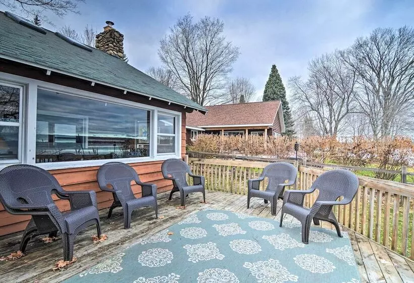 Pickerel Lake Retreat W/ Grill, 15 Mi To Ski!