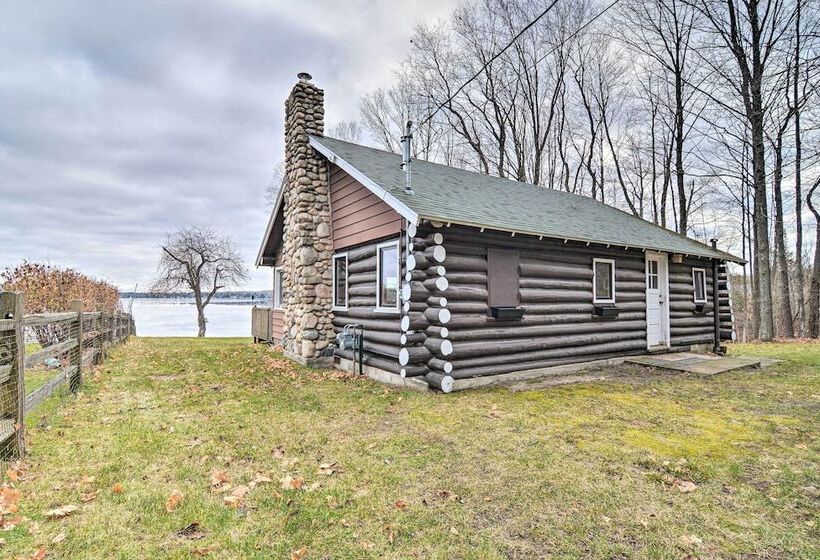 Pickerel Lake Retreat W/ Grill, 15 Mi To Ski!