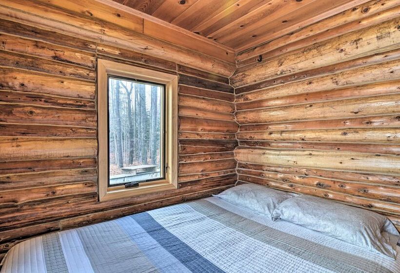 Pickerel Lake Retreat W/ Grill, 15 Mi To Ski!