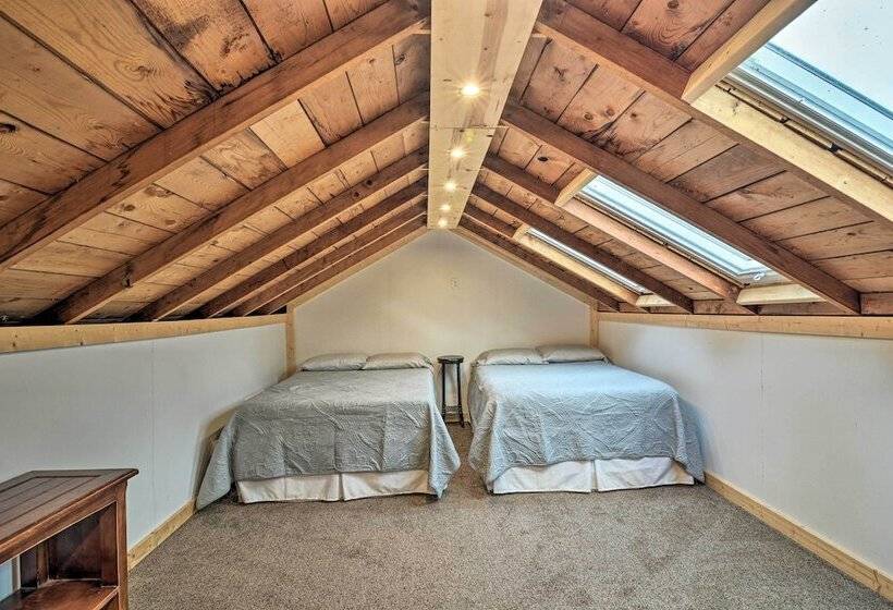 Pickerel Lake Retreat W/ Grill, 15 Mi To Ski!