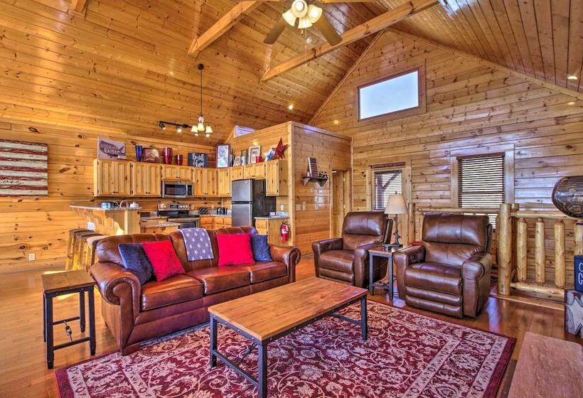 Pigeon Forge Mountain Cabin: Hot Tub & Resort Pool