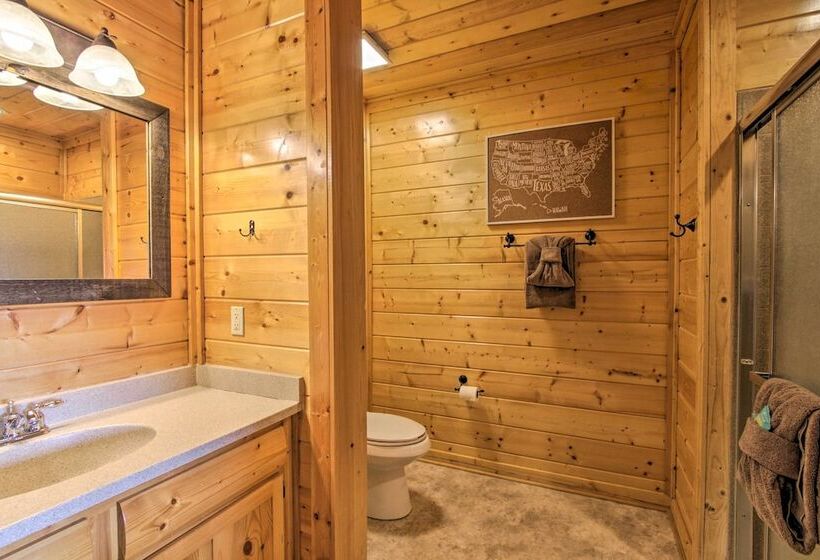 Pigeon Forge Mountain Cabin: Hot Tub & Resort Pool