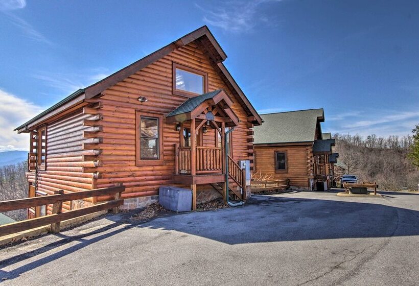 Pigeon Forge Mountain Cabin: Hot Tub & Resort Pool