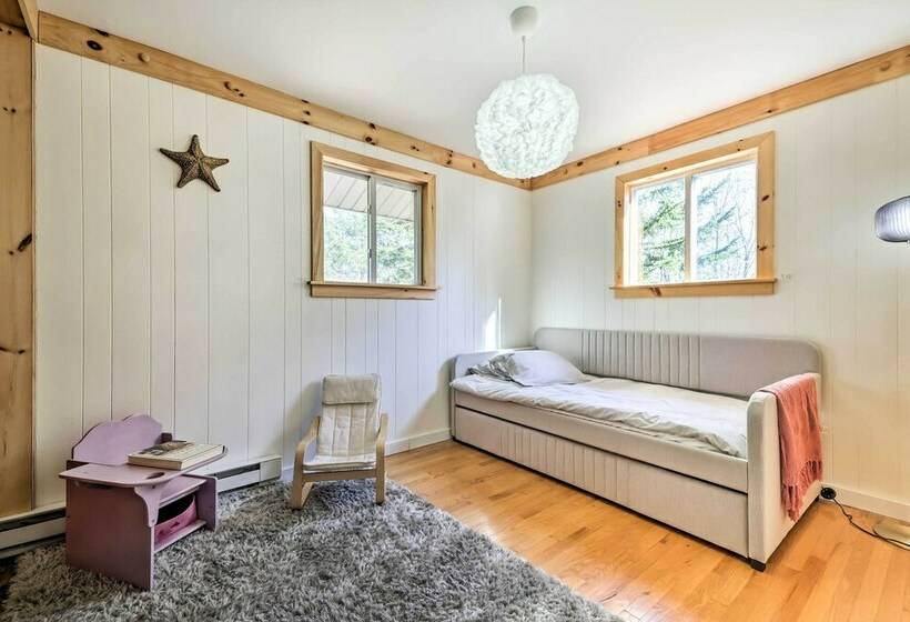 Pocono Summit Home W/ Fire Pit & Lake Access