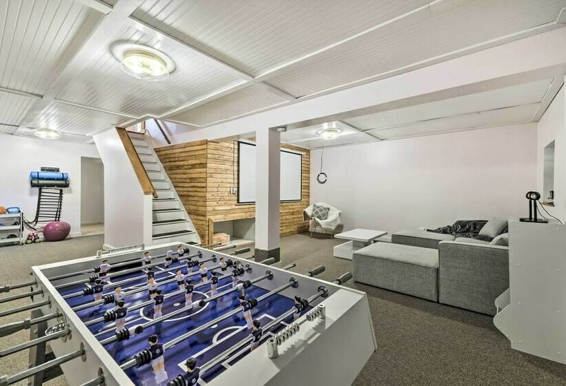 Pocono Summit Home W/ Fire Pit & Lake Access