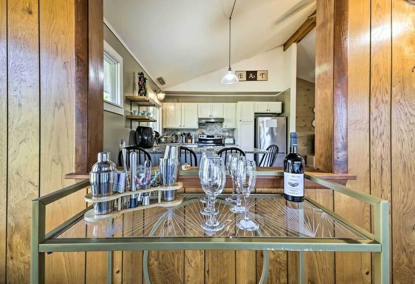 Pocono Summit Home W/ Fire Pit & Lake Access