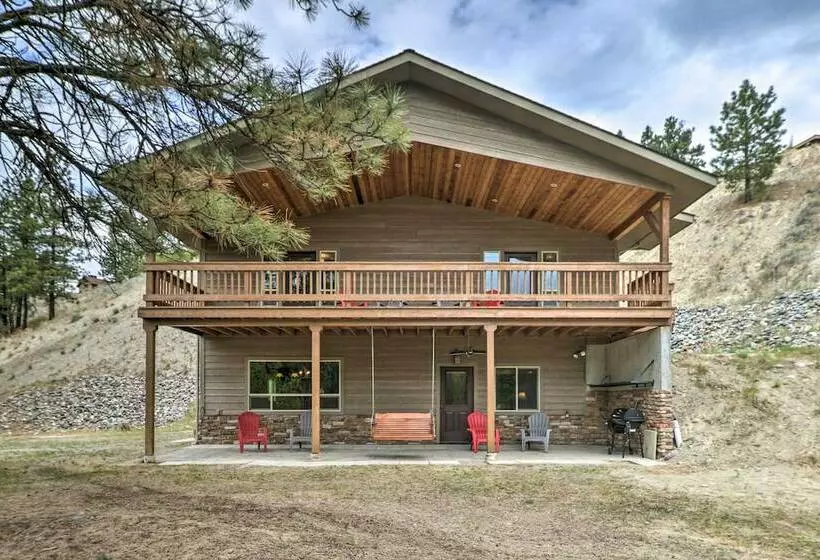 Quiet Riverside Retreat: Hike, Fish & Ski!