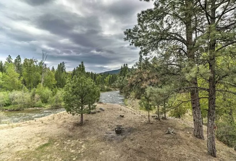 Quiet Riverside Retreat: Hike, Fish & Ski!