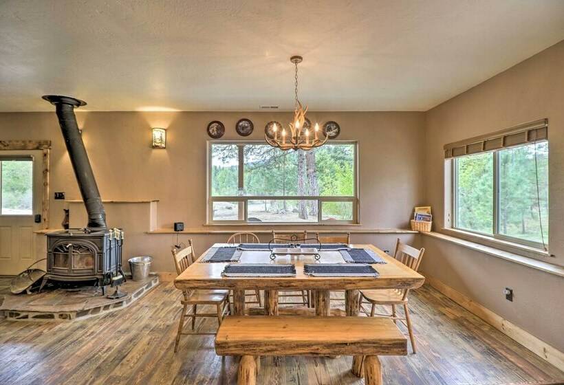 Quiet Riverside Retreat: Hike, Fish & Ski!