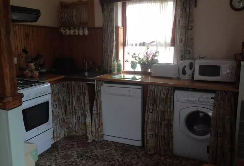 Relax In Sunset View Cottage On Cwmiar Farm