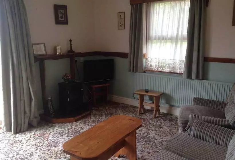 Relax In Sunset View Cottage On Cwmiar Farm