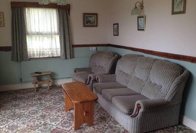 Relax In Sunset View Cottage On Cwmiar Farm